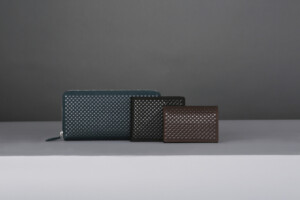 INISHIE:
BLACK, BROWN & GREEN.