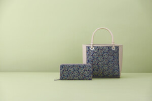 2025 New arrival
白詰草: CI-25束入 & 17ハンドバッグ　